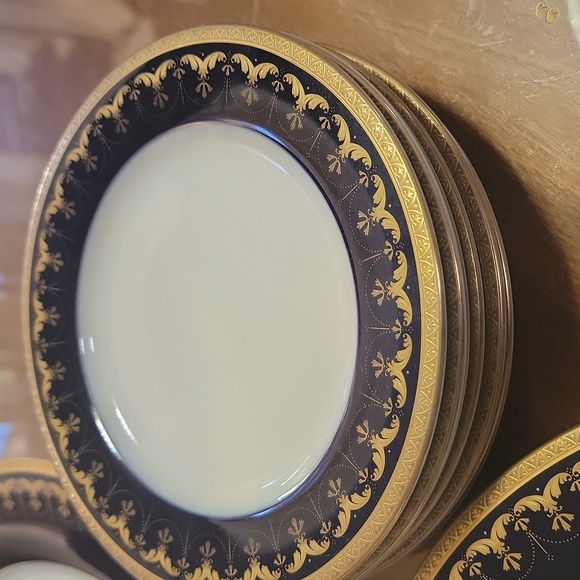 12 pc-Royal Sheffield Porcelain-Black Marble Rim With Gold Band plates - Picture 10 of 10